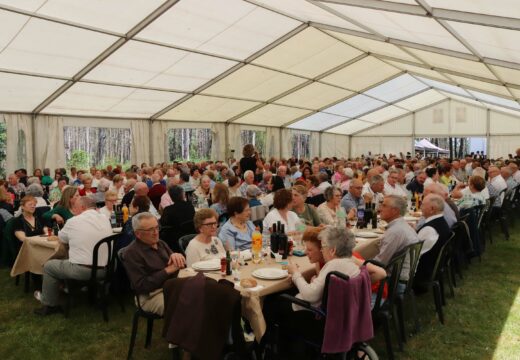 A XXIV Festa dos Nosos Maiores do Concello de Frades reuniu a unhas 470 persoas